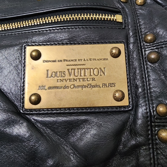 LOUIS VUITTON Limited Edition Black Lambskin Leather Riveting Bag - Picture 6 of 16